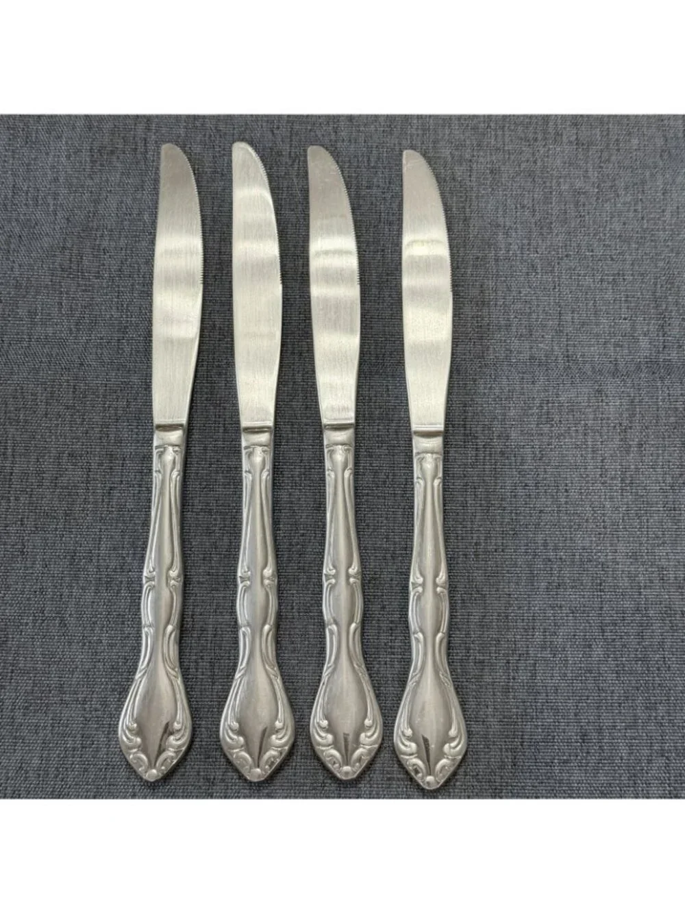 Set of 4 Oneida Cantata Glossy Dinner Knives Stainless Flatware Community Knife